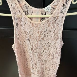 Aritizia Wilfred New Without tags lace tank/camisole top Size x small.